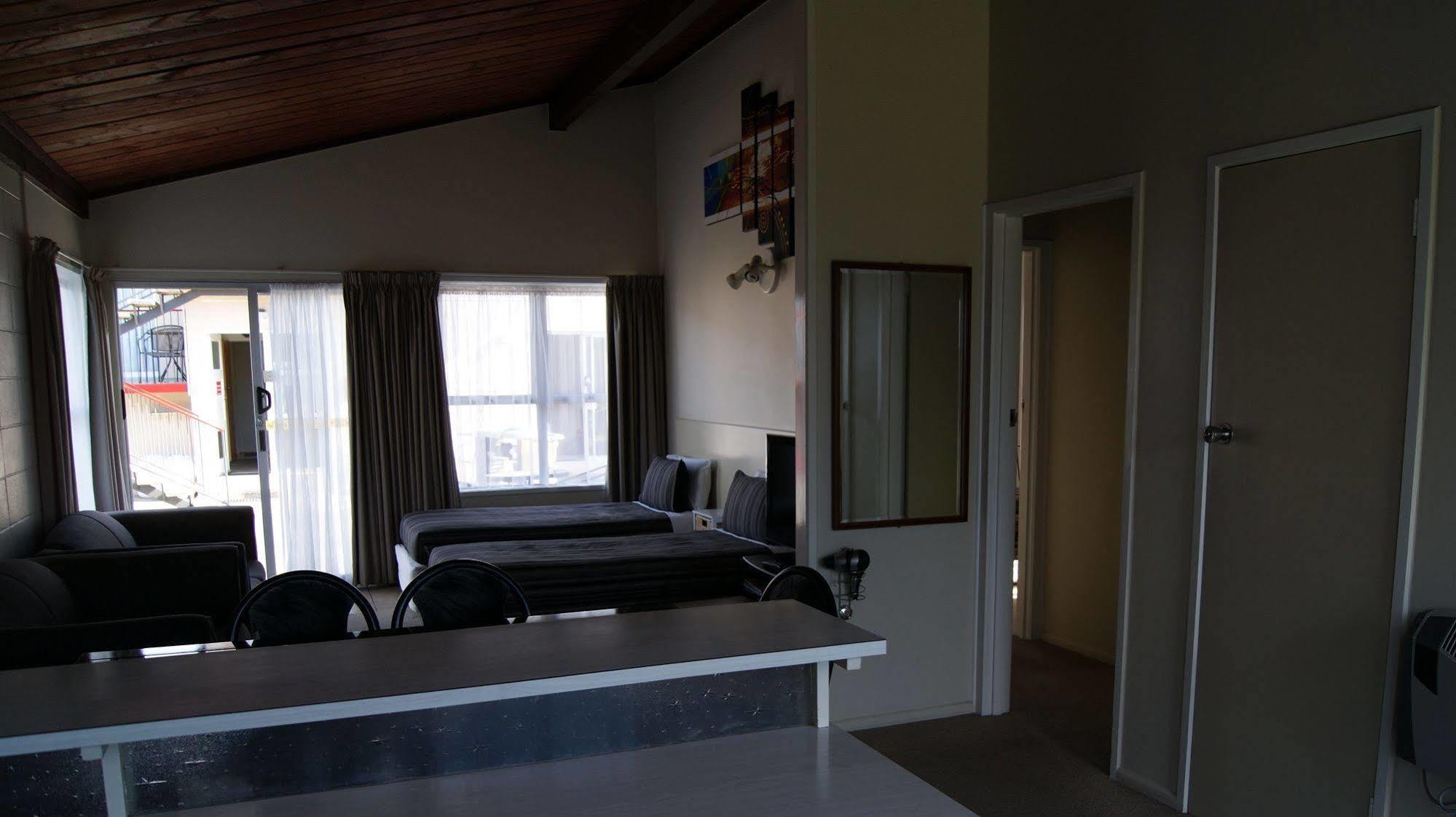 Tourist Court Motel Whakatane Εξωτερικό φωτογραφία